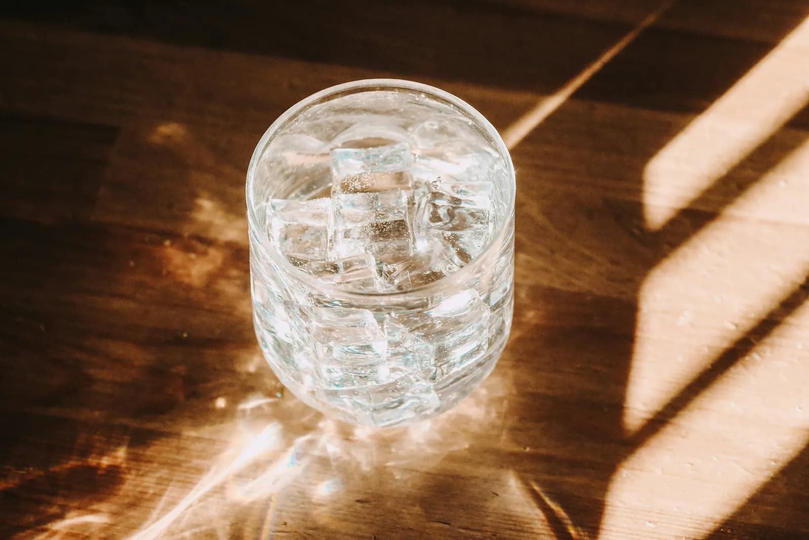 What Poppi and Olipop's Rivalry Teaches Sparkling Water Brands About Creator Risk hero image